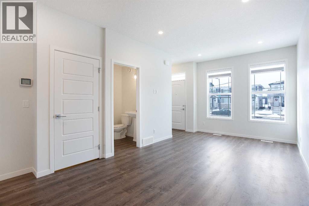 16 Creekstone Drive Sw, Calgary, Alberta  T2X 4Z5 - Photo 3 - A2281800