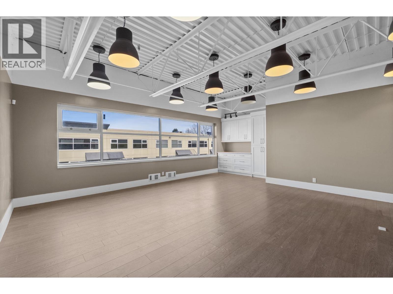 Listing Picture 2 of 14 : 113 12520 HORSESHOE WAY, Richmond / 烈治文 - 魯藝地產 Yvonne Lu Group - MLS Medallion Club Member