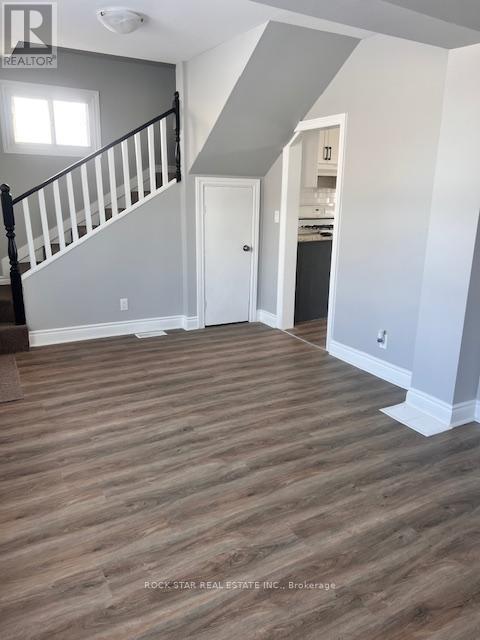 73 Oakwood Street, Port Colborne, Ontario  L3K 5G1 - Photo 5 - X12772726