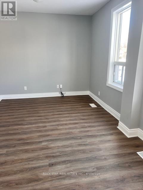 73 Oakwood Street, Port Colborne, Ontario  L3K 5G1 - Photo 6 - X12772726