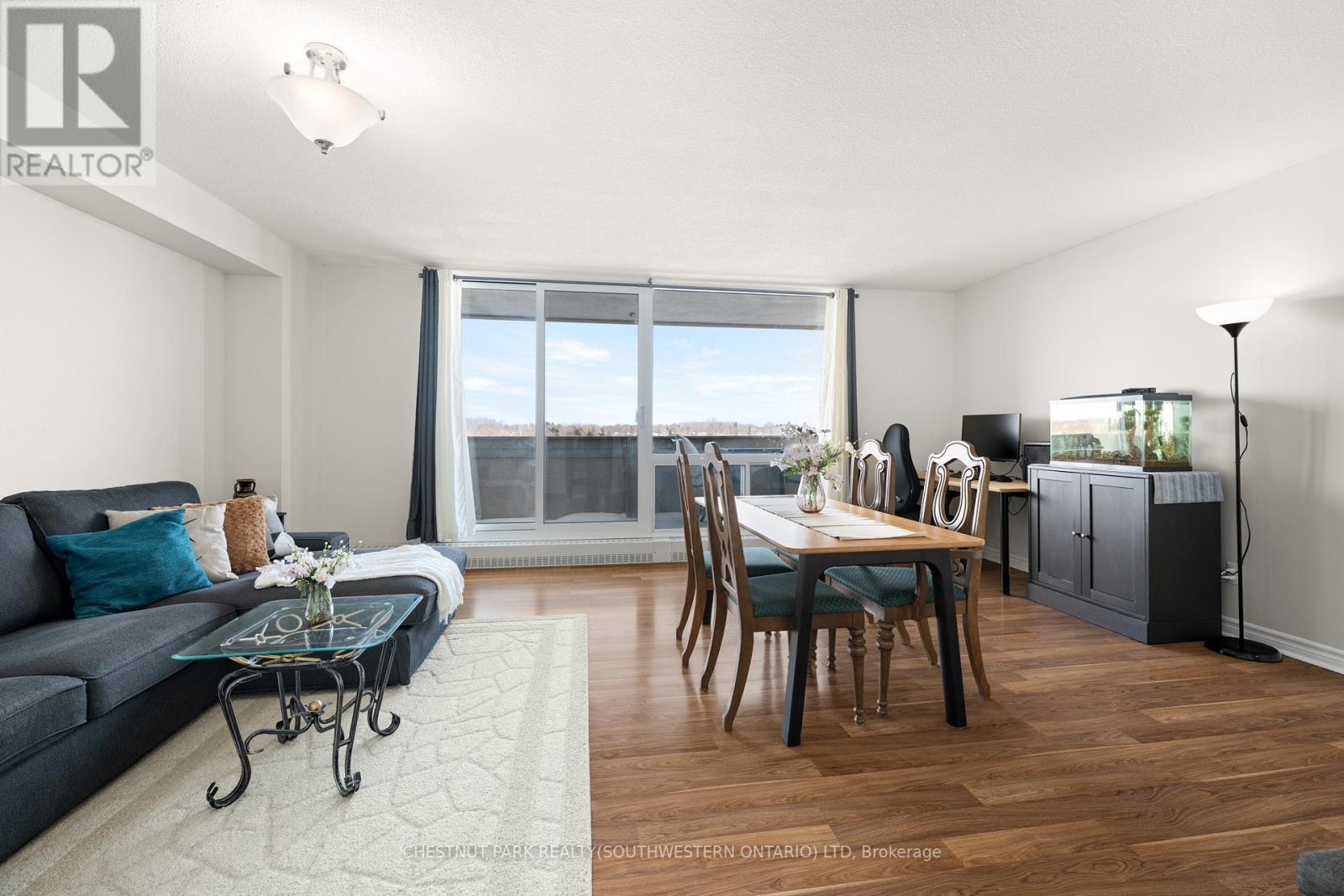 1005 - 225 Harvard Place, Waterloo, Ontario  N2J 4H4 - Photo 5 - X12772796