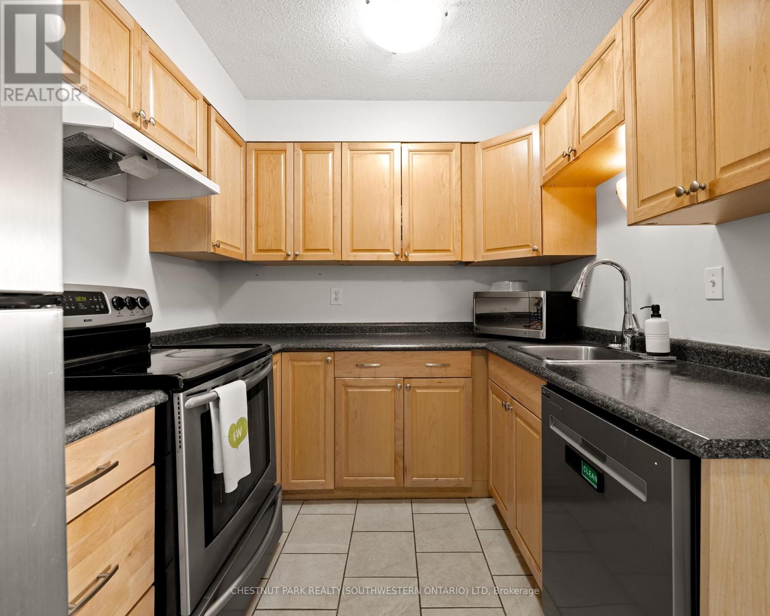 1005 - 225 Harvard Place, Waterloo, Ontario  N2J 4H4 - Photo 7 - X12772796