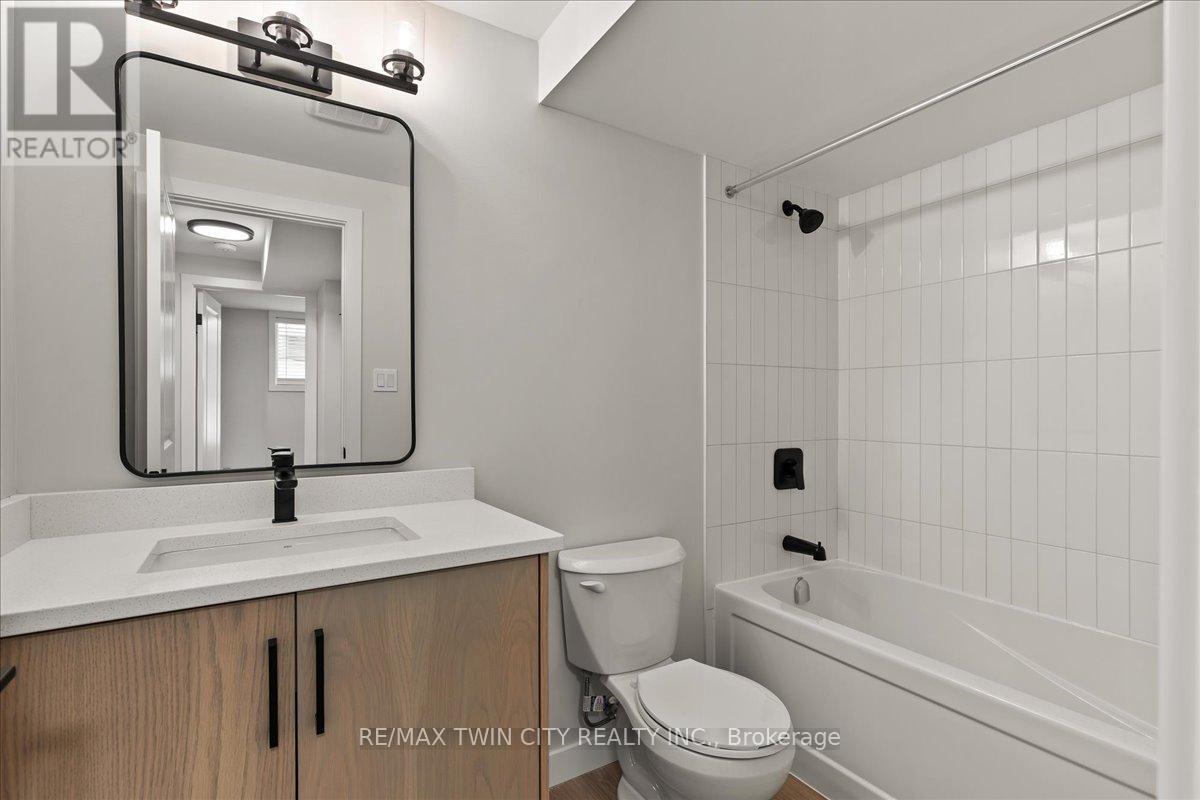 3 - 2 Pipers Green Court, Kitchener, Ontario  N2E 3C6 - Photo 15 - X12772808