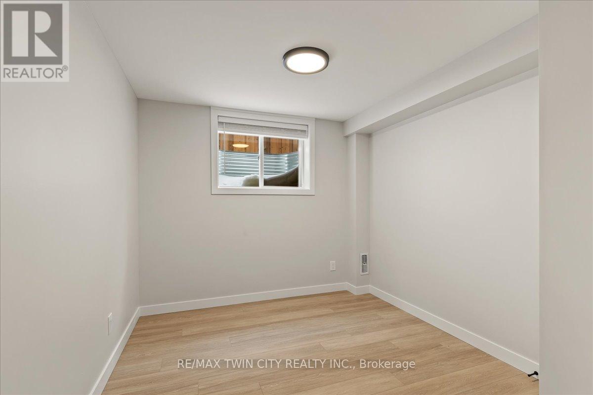 3 - 2 Pipers Green Court, Kitchener, Ontario  N2E 3C6 - Photo 16 - X12772808