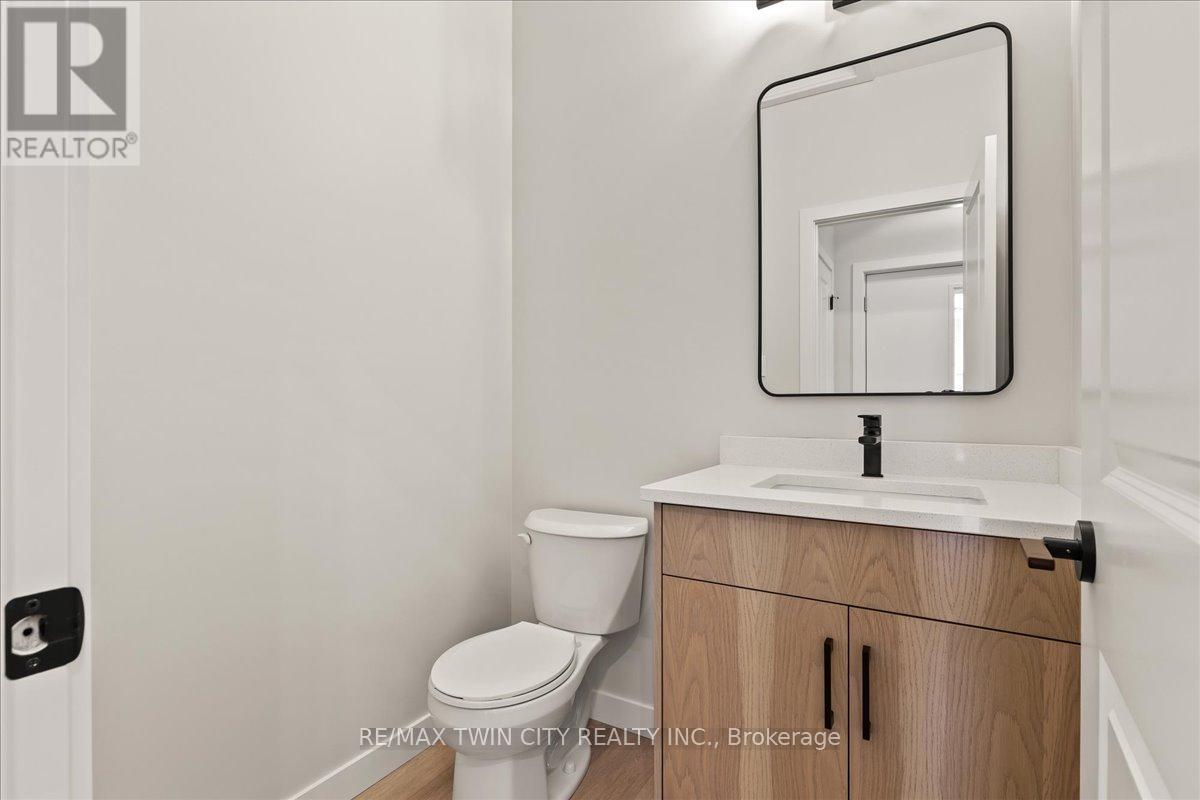 3 - 2 Pipers Green Court, Kitchener, Ontario  N2E 3C6 - Photo 6 - X12772808