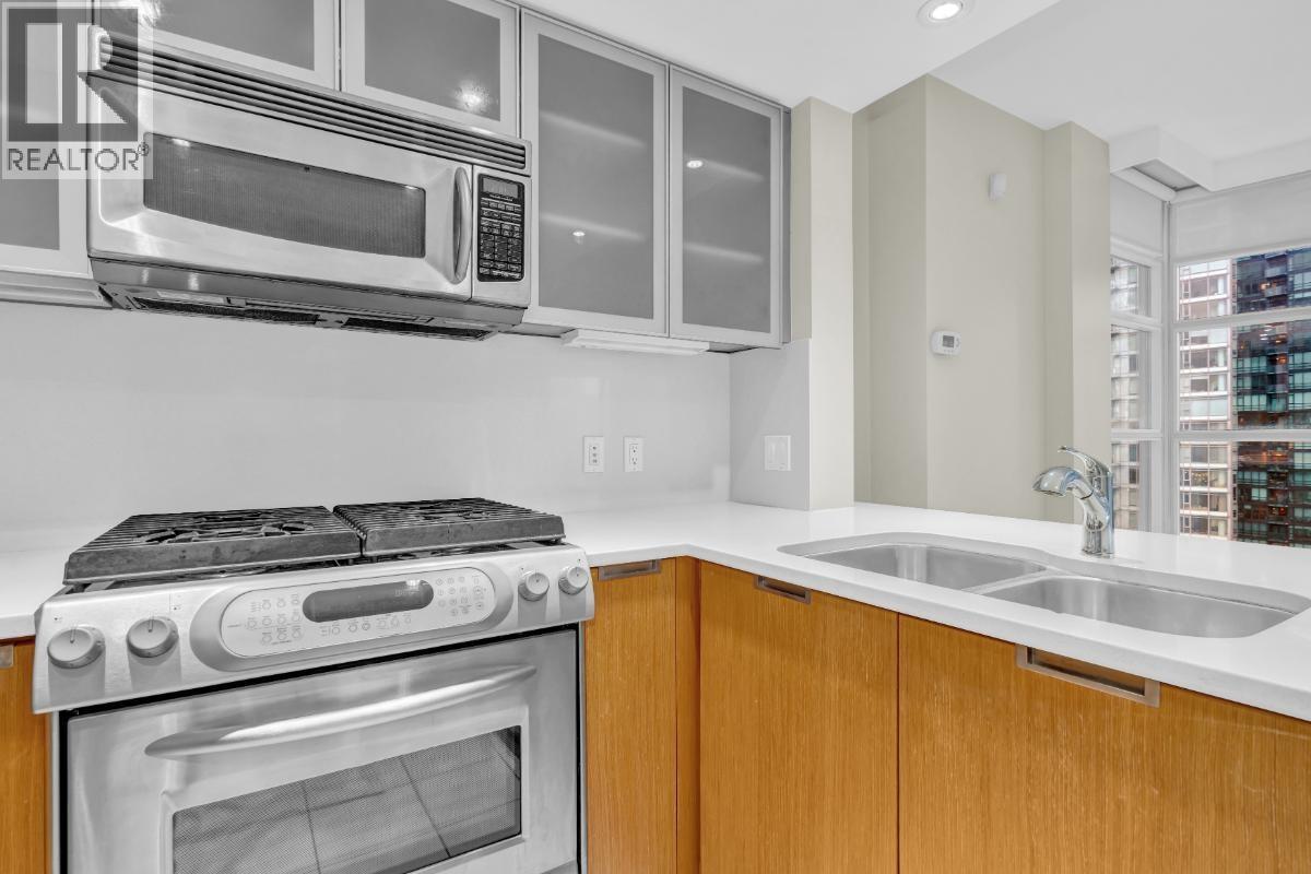 Listing Picture 20 of 26 : 2305 1205 W HASTINGS STREET, Vancouver / 溫哥華 - 魯藝地產 Yvonne Lu Group - MLS Medallion Club Member