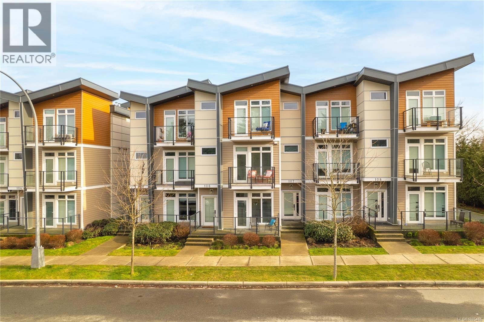 106 308 Hillcrest Ave, Nanaimo, British Columbia  V9R 6G6 - Photo 1 - 1025488