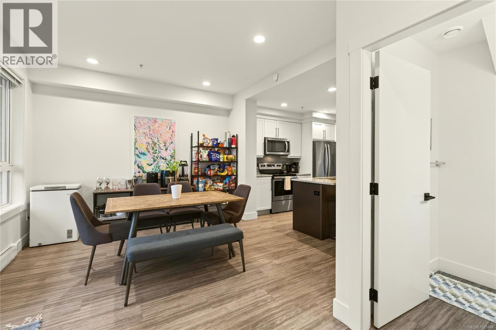 106 308 Hillcrest Ave, Nanaimo, British Columbia  V9R 6G6 - Photo 5 - 1025488