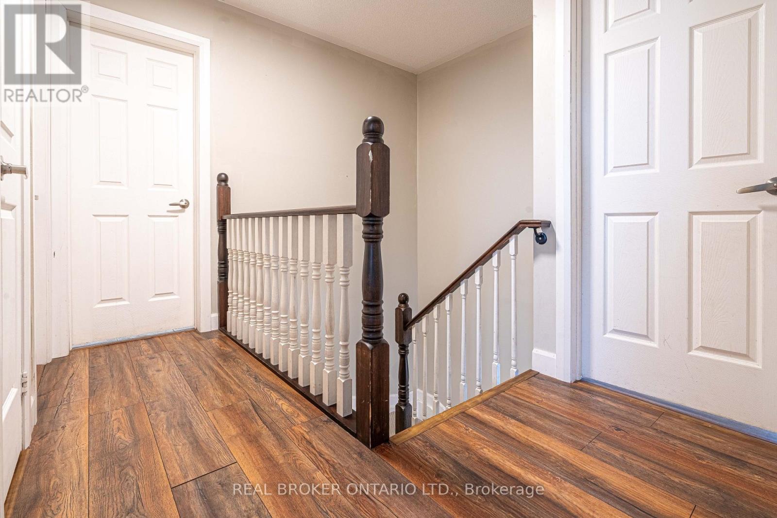 126 Mowat Crescent, Halton Hills, Ontario  L7G 6C8 - Photo 16 - W12530694