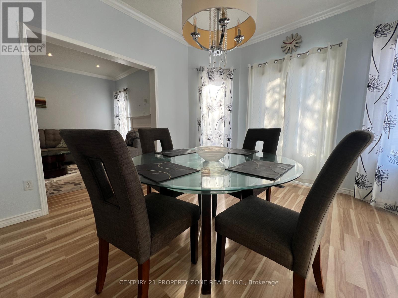 16 Cottontail Road, Brampton (Fletcher's Meadow), Ontario  L7A 3R3 - Photo 5 - W12738514