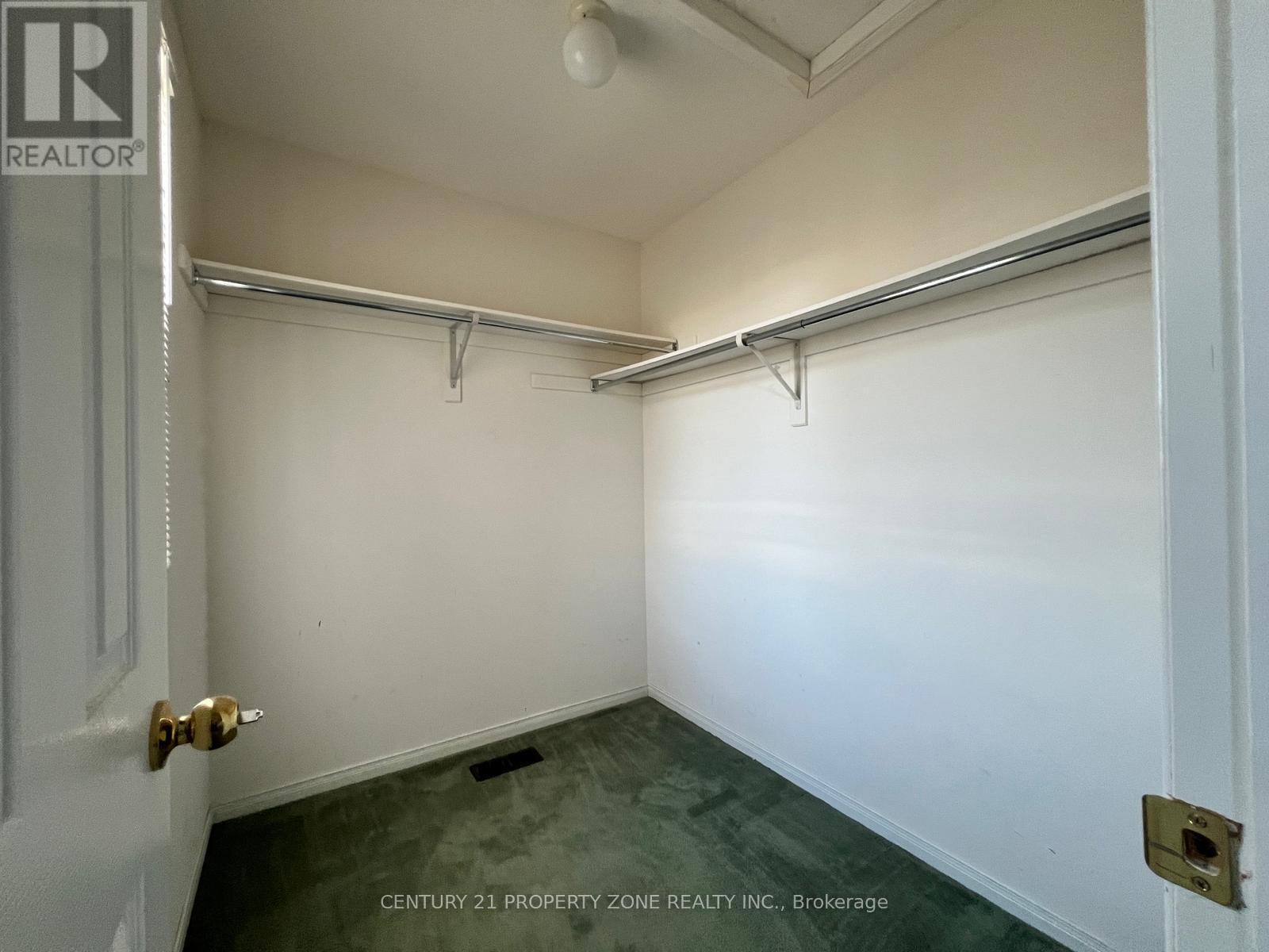 16 Cottontail Road, Brampton (Fletcher's Meadow), Ontario  L7A 3R3 - Photo 12 - W12738514