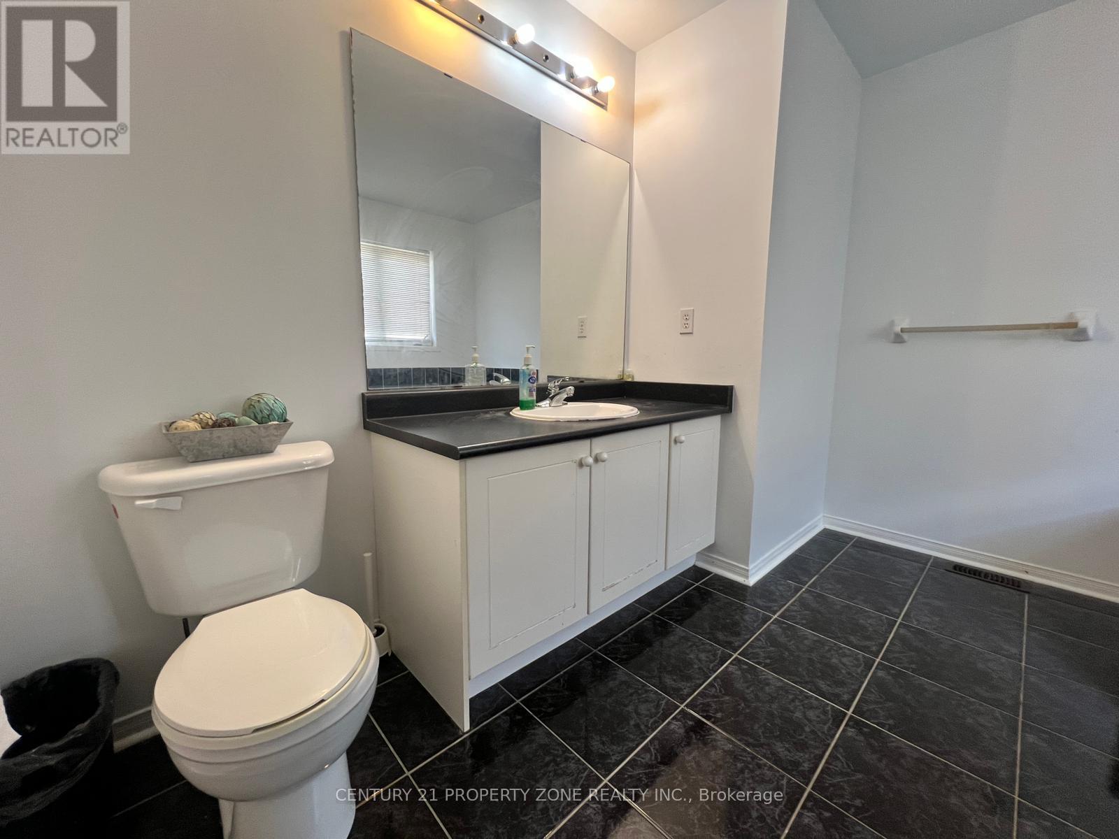 16 Cottontail Road, Brampton (Fletcher's Meadow), Ontario  L7A 3R3 - Photo 17 - W12738514