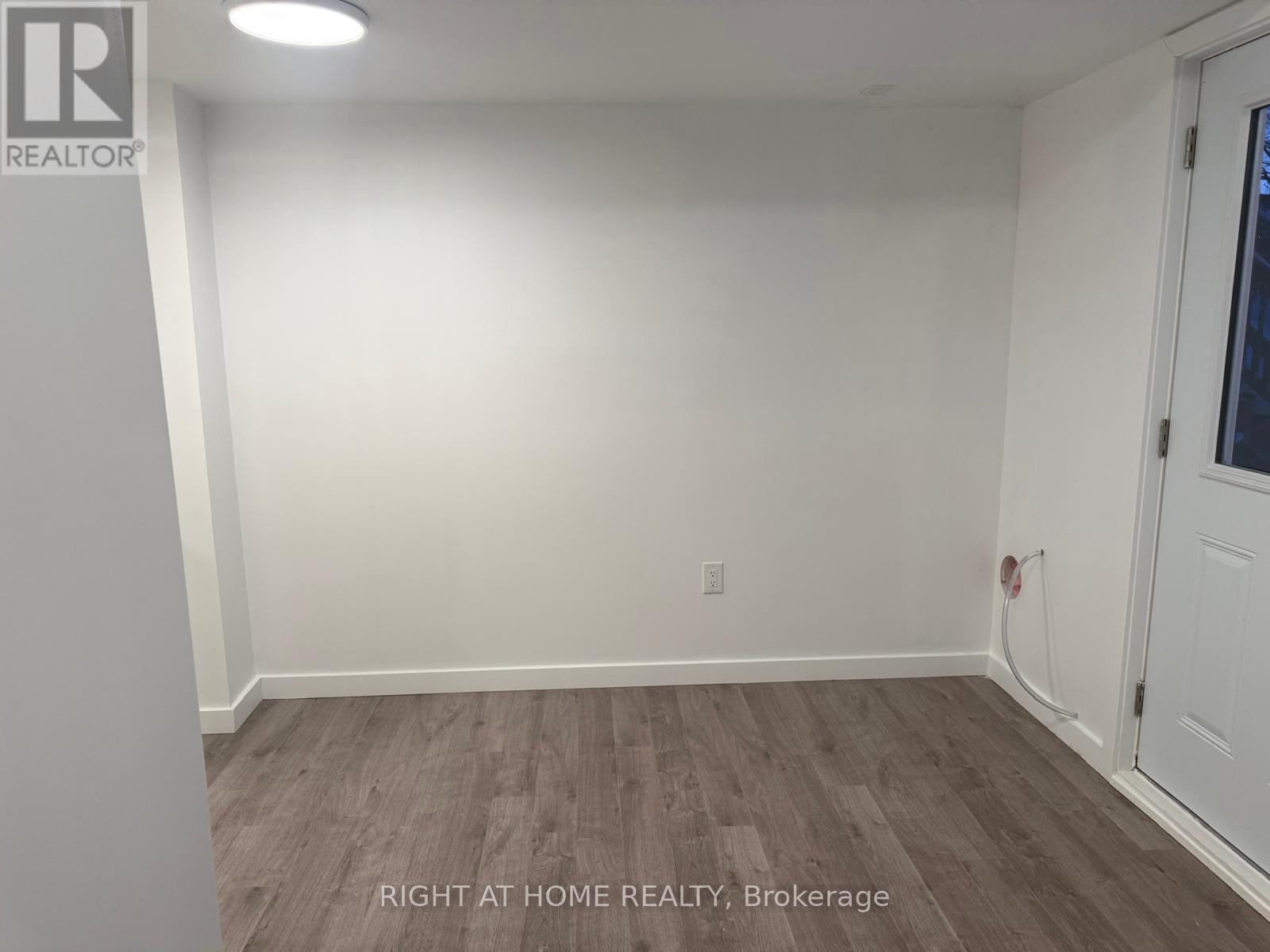 Lower - 133 Highriver Trail, Welland, Ontario  L3C 0H6 - Photo 5 - X12760596