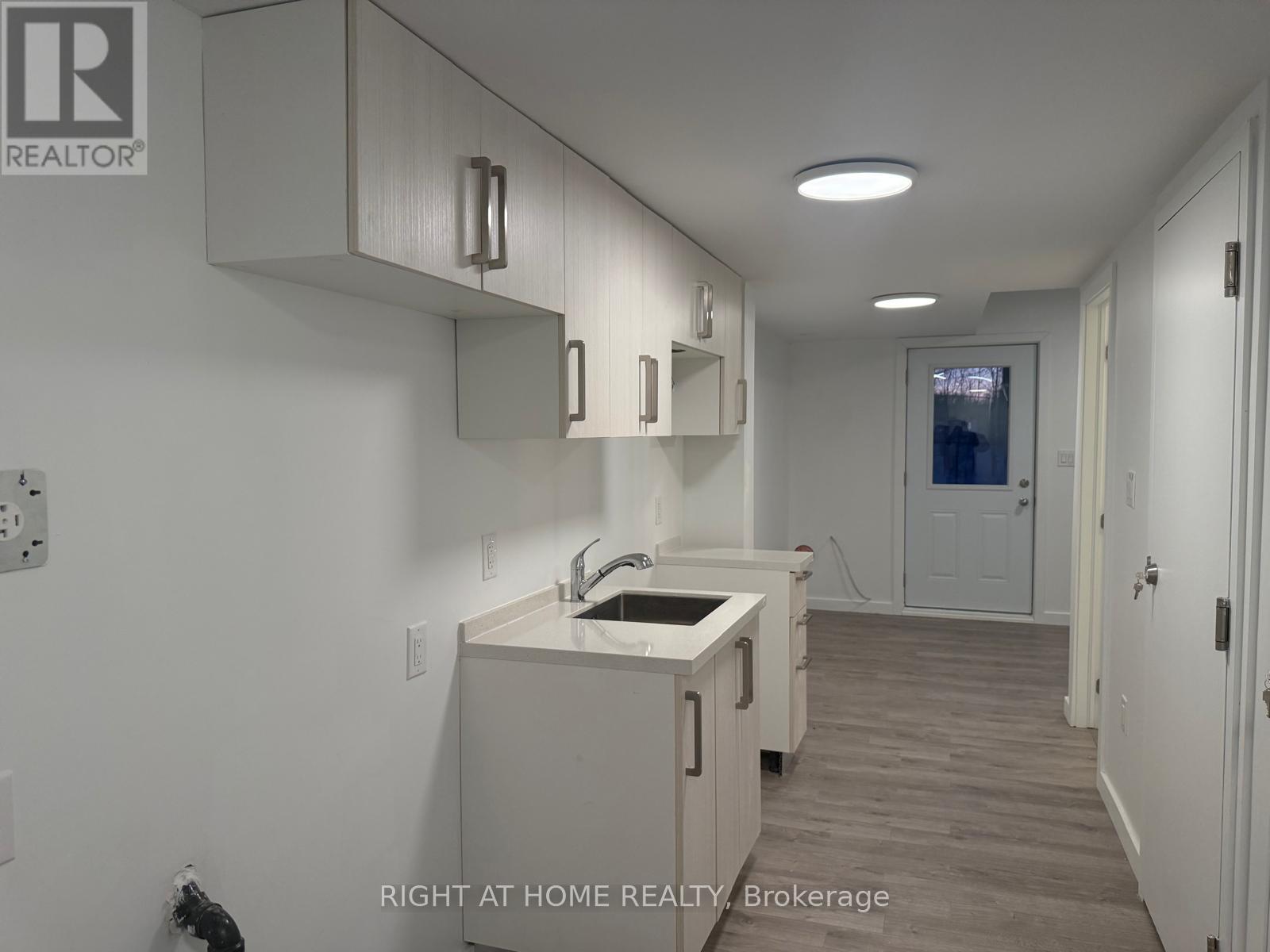 Lower - 133 Highriver Trail, Welland, Ontario  L3C 0H6 - Photo 3 - X12760596