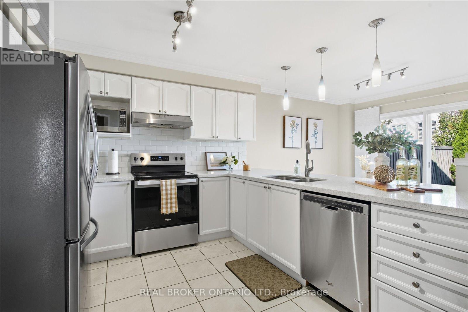 61 Aster Crescent, Whitby, Ontario  L1M 1J8 - Photo 11 - E12772938