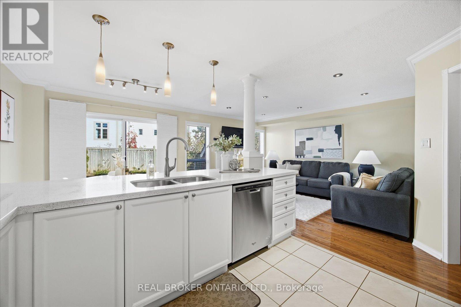 61 Aster Crescent, Whitby, Ontario  L1M 1J8 - Photo 13 - E12772938