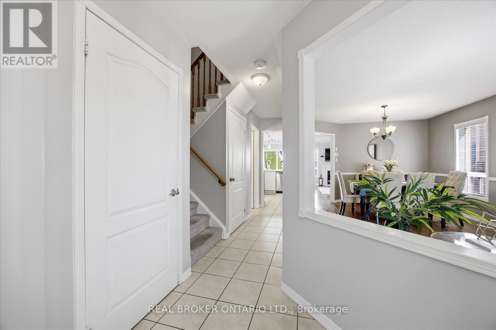 61 Aster Crescent, Whitby, Ontario  L1M 1J8 - Photo 4 - E12772938