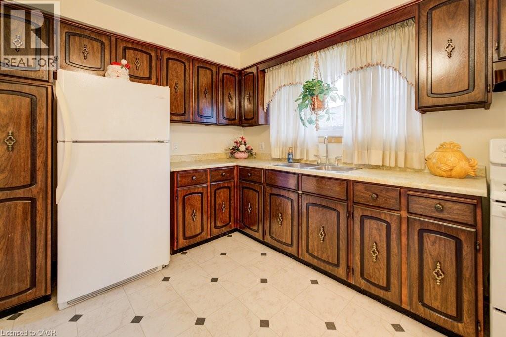 131 Thunderbird Drive, Cambridge, Ontario  N1R 6H2 - Photo 14 - 40790138