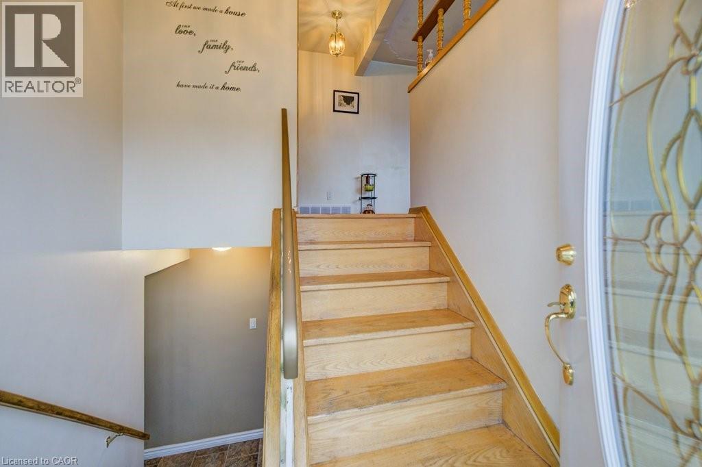 131 Thunderbird Drive, Cambridge, Ontario  N1R 6H2 - Photo 3 - 40790138