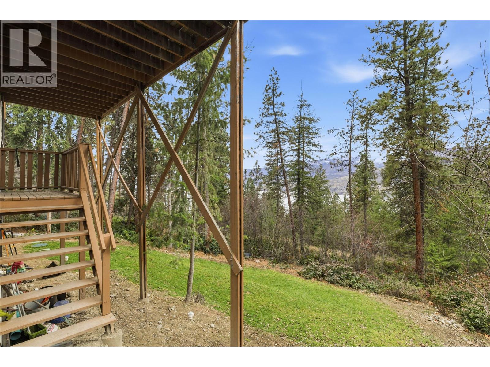 324 Clifton Road N Kelowna Photo 44