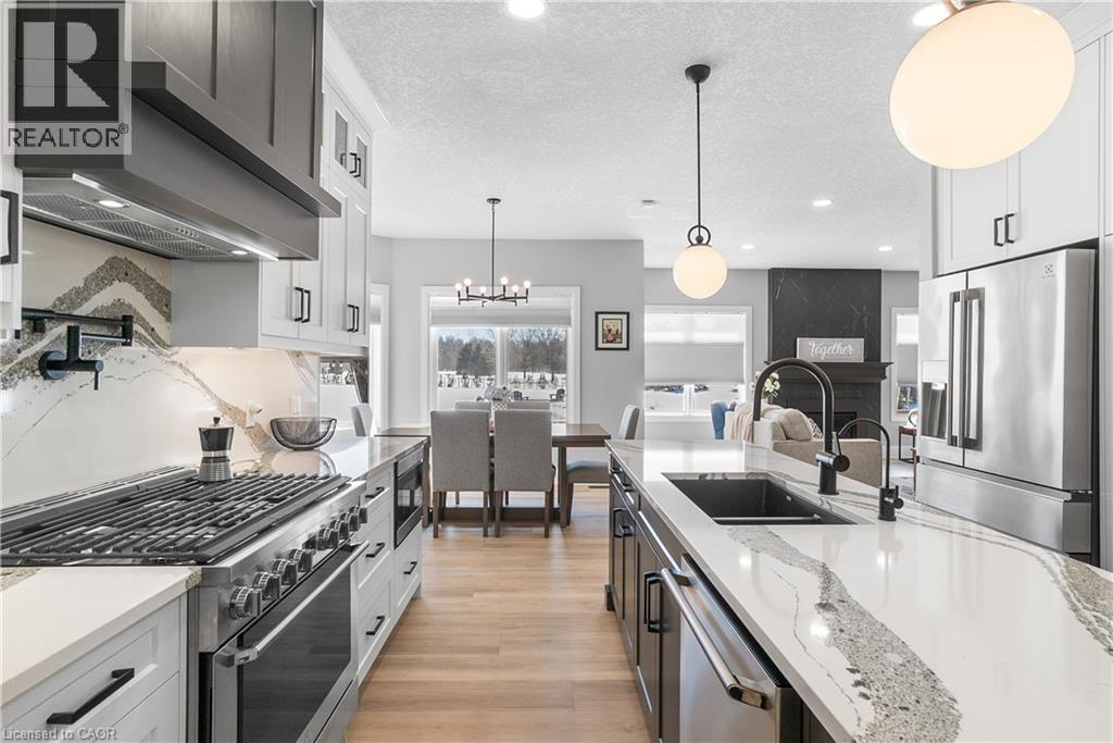 2 Cloverlea Crescent, St. George, Ontario  N0E 1N0 - Photo 11 - 40803868