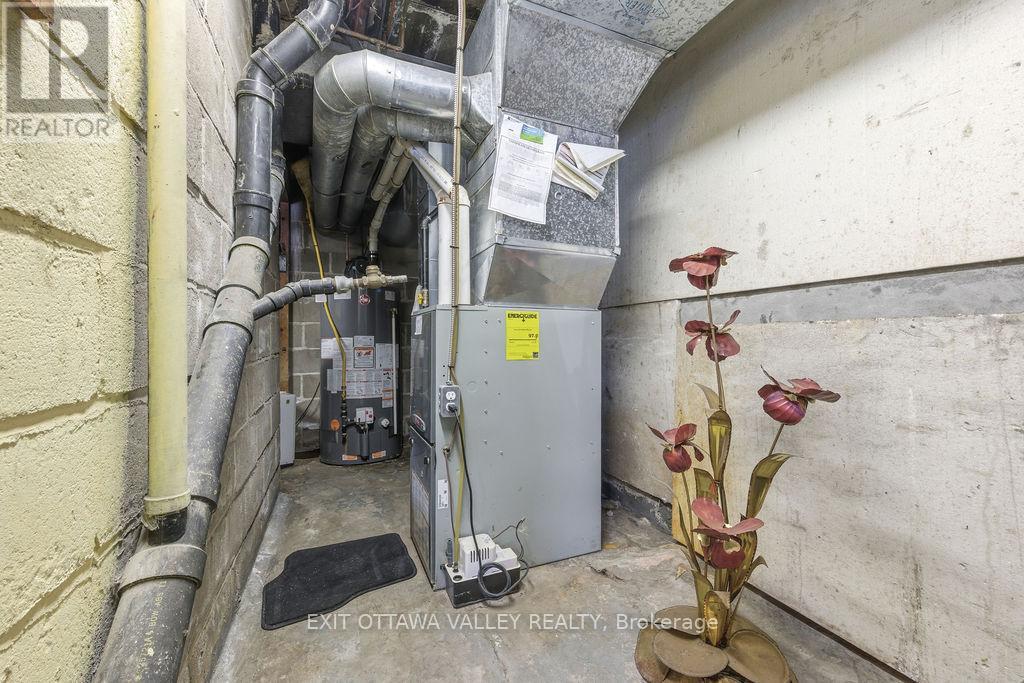 504 Estelle Street, Pembroke, Ontario  K8A 3G8 - Photo 22 - X12772942