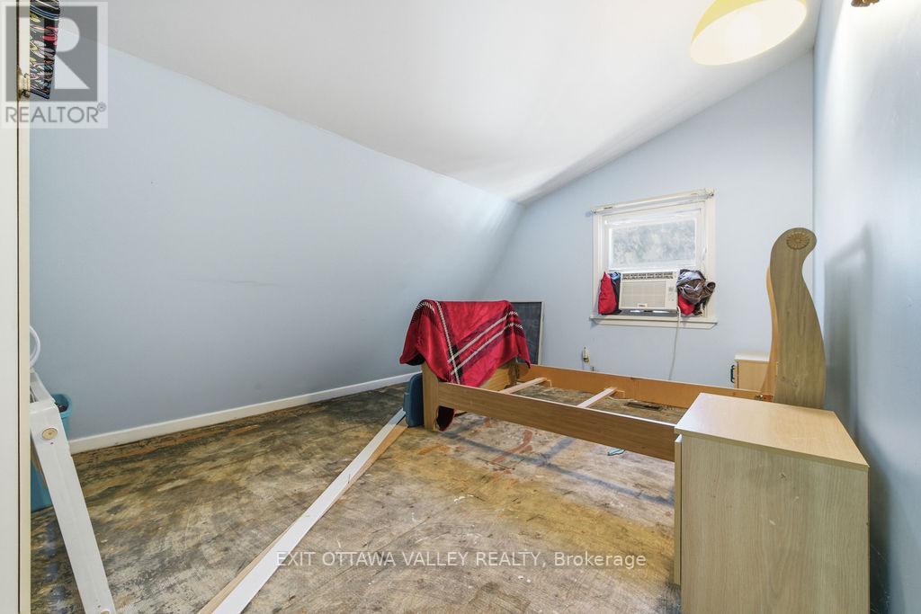 504 Estelle Street, Pembroke, Ontario  K8A 3G8 - Photo 32 - X12772942