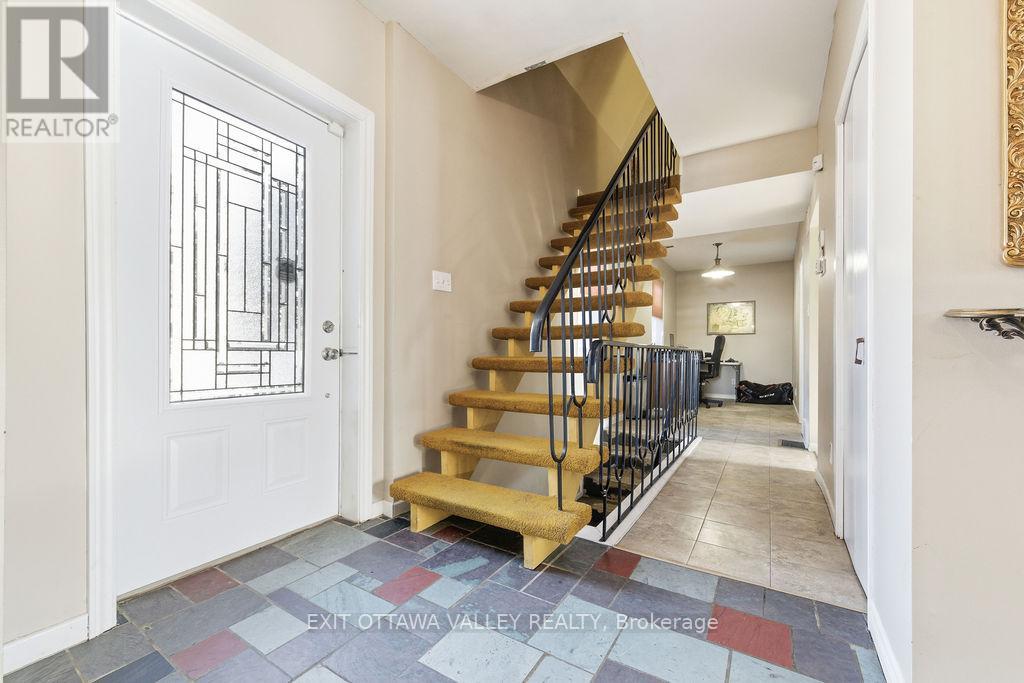 504 Estelle Street, Pembroke, Ontario  K8A 3G8 - Photo 7 - X12772942