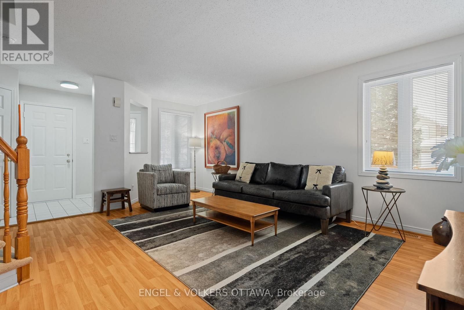 126 Whalings Circle, Ottawa, Ontario  K2S 1S4 - Photo 4 - X12772982