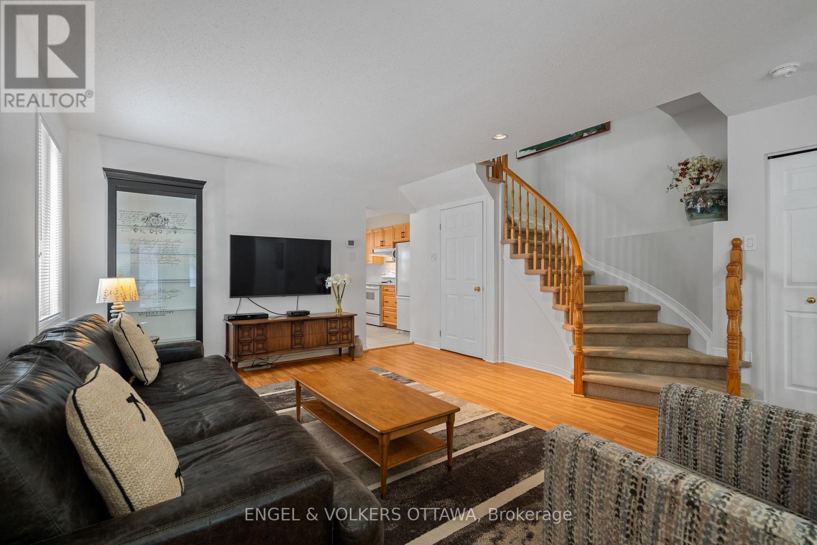 126 Whalings Circle, Ottawa, Ontario  K2S 1S4 - Photo 5 - X12772982