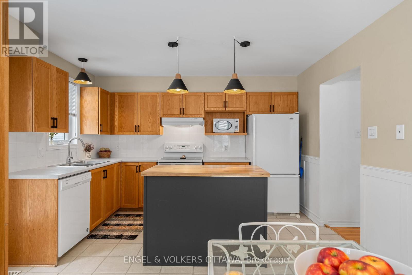 126 Whalings Circle, Ottawa, Ontario  K2S 1S4 - Photo 6 - X12772982