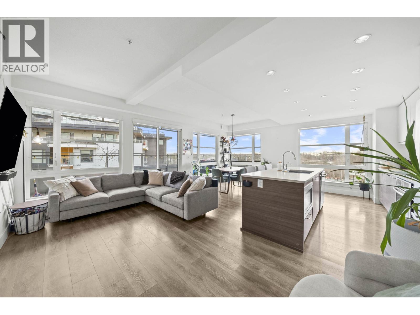 615 3488 Sawmill Crescent, Vancouver, British Columbia  V5S 0C7 - Photo 2 - R3087947