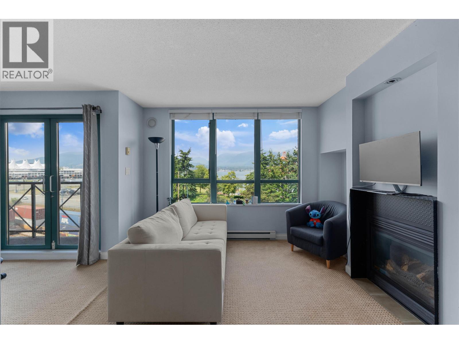 604 55 Alexander Street, Vancouver, British Columbia  V6A 1B2 - Photo 2 - R3087993