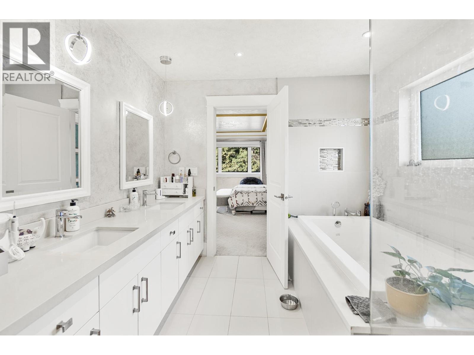 512 W 23rd Street, North Vancouver, British Columbia  V7M 2B9 - Photo 30 - R3087961