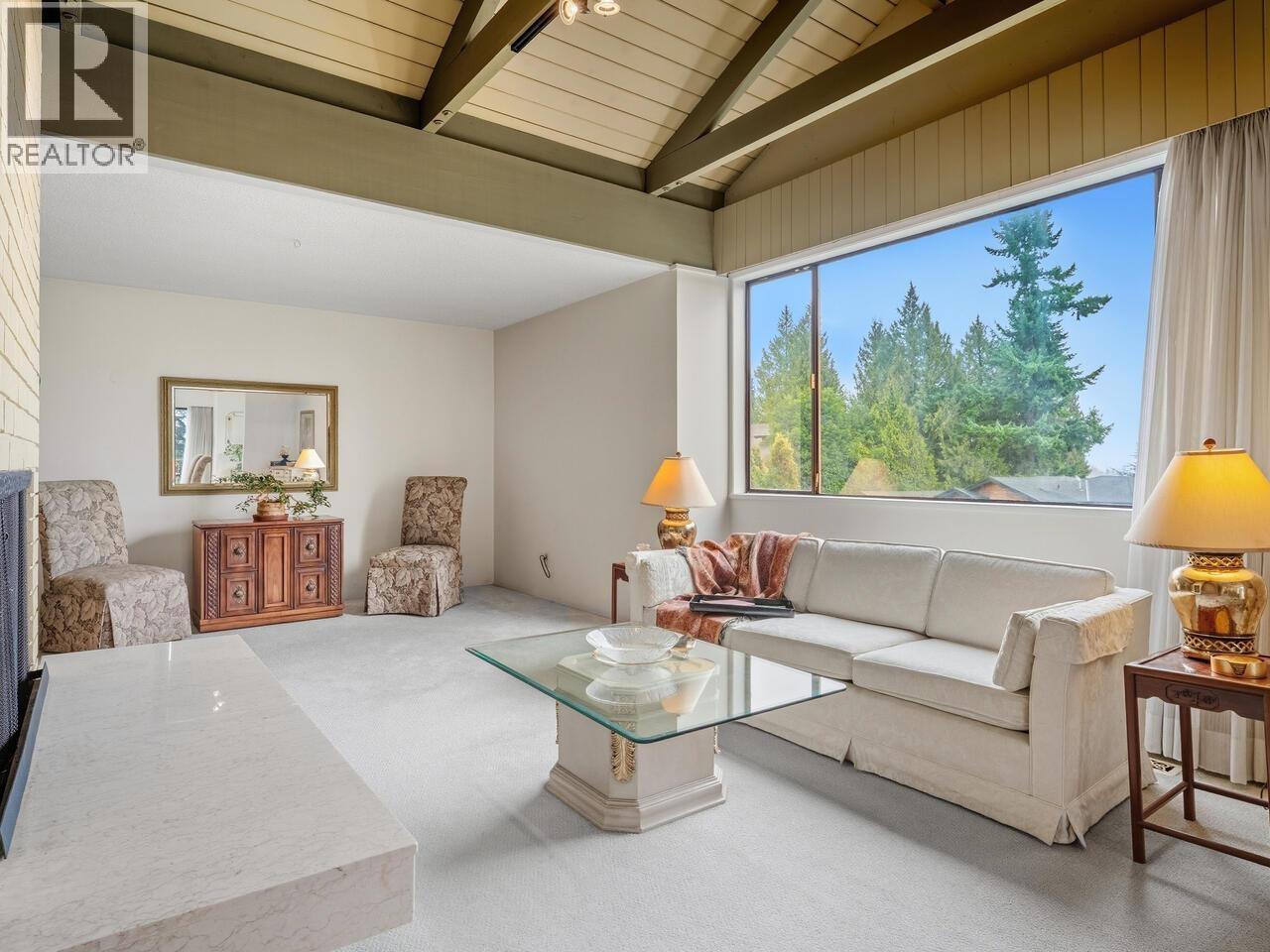 8355 Nelson Avenue, Burnaby, British Columbia  V5J 4E8 - Photo 2 - R3087990