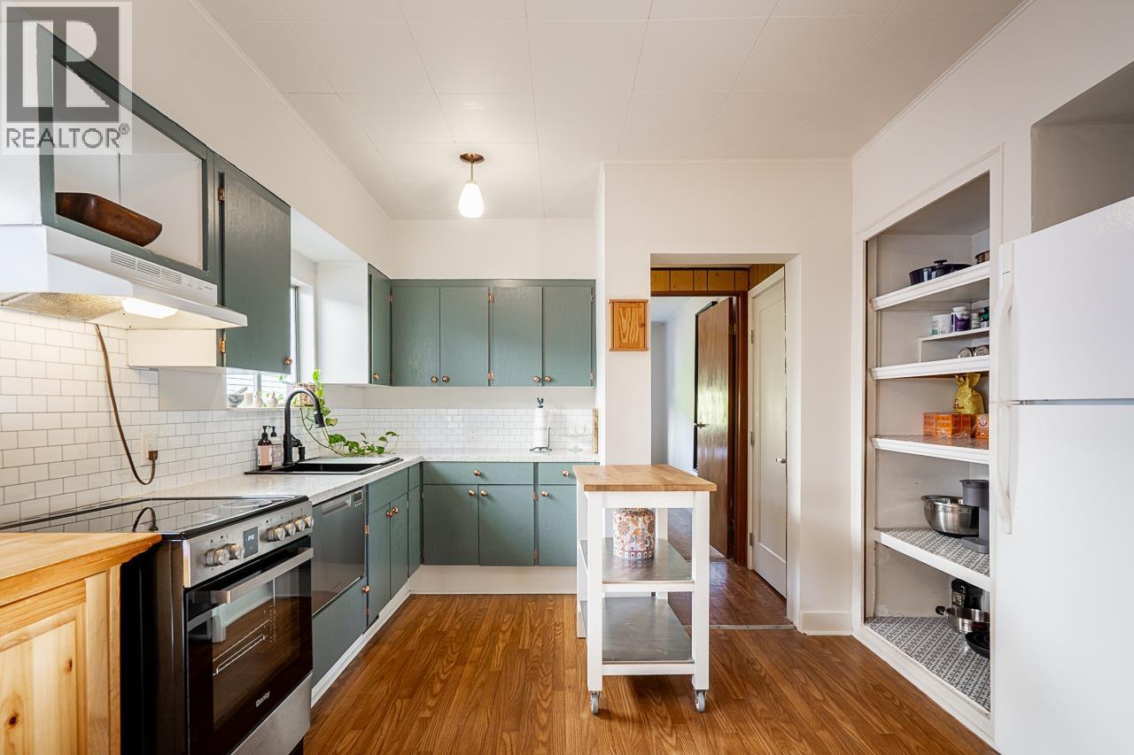 3446 Church Street, North Vancouver, British Columbia  V7K 2L4 - Photo 2 - R3087994