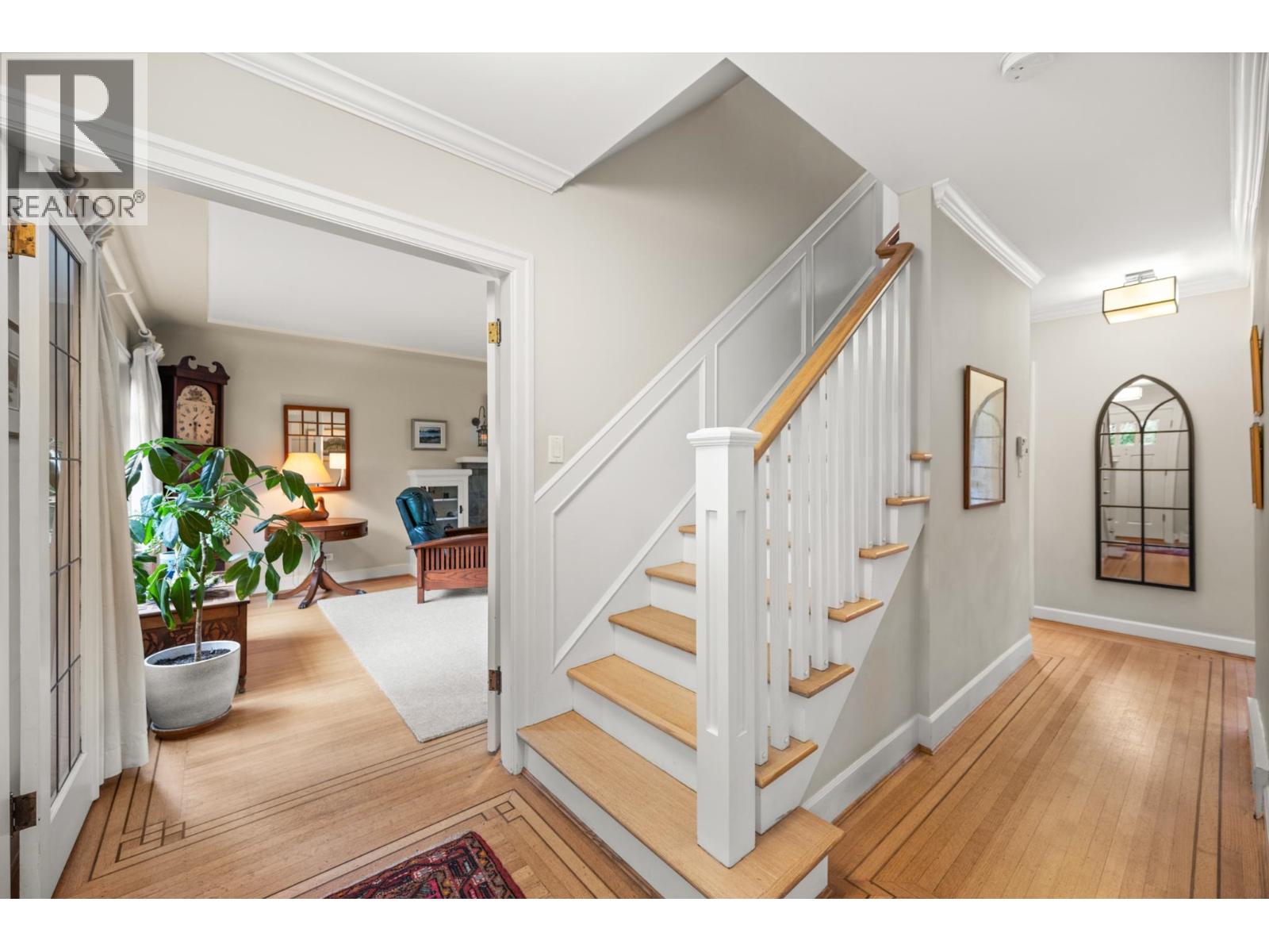 5869 Dunbar Street, Vancouver, British Columbia  V6N 1W8 - Photo 3 - R3088005