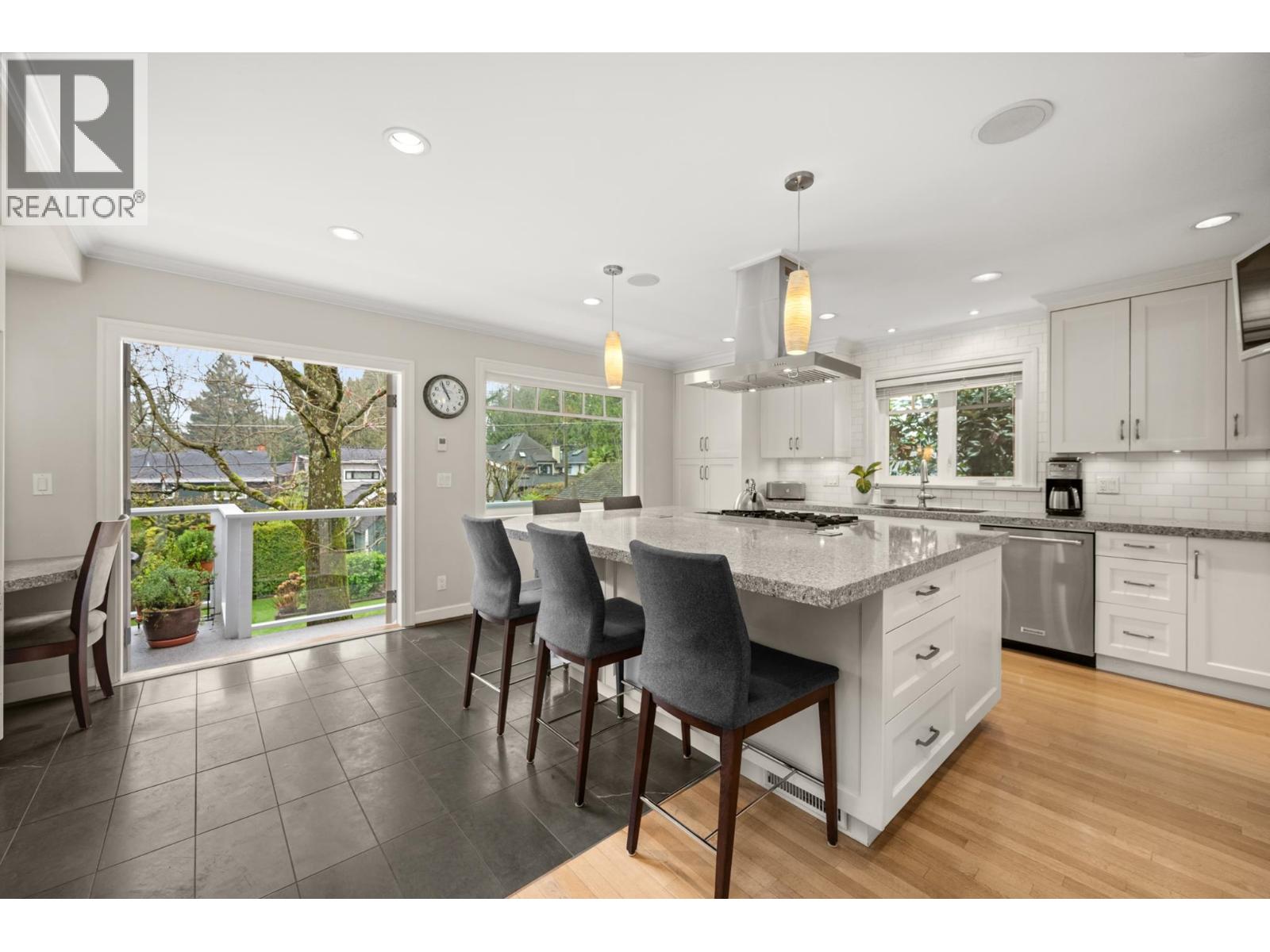 5869 Dunbar Street, Vancouver, British Columbia  V6N 1W8 - Photo 7 - R3088005