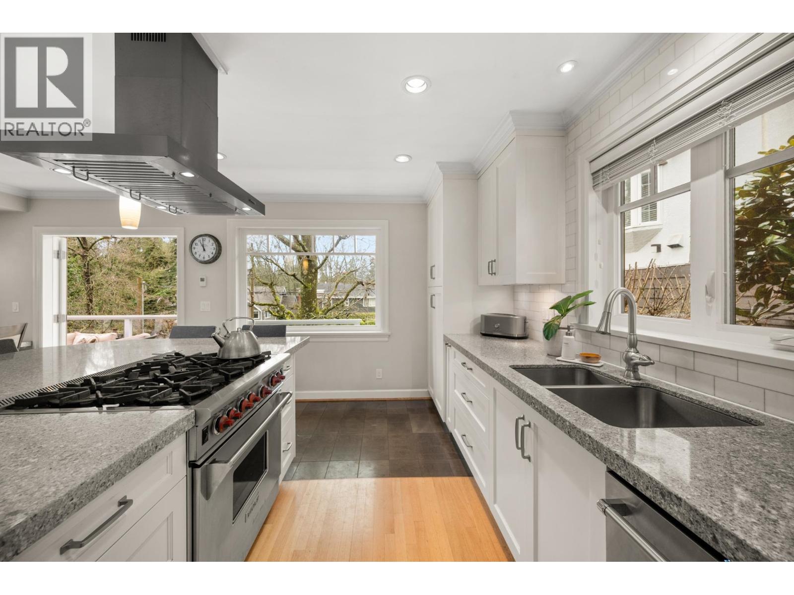 5869 Dunbar Street, Vancouver, British Columbia  V6N 1W8 - Photo 9 - R3088005