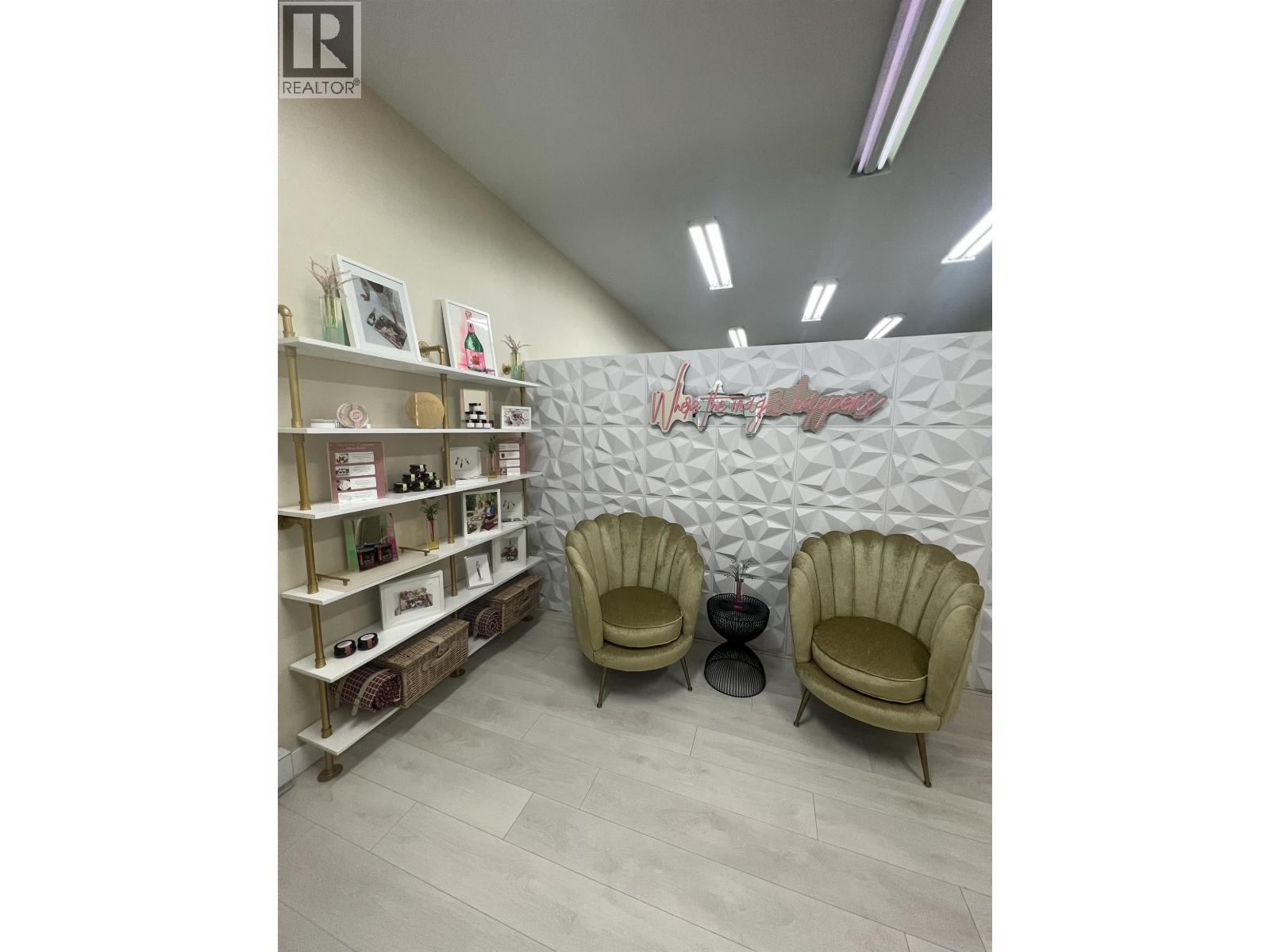 105 3993 HENNING DRIVE, Burnaby, British Columbia