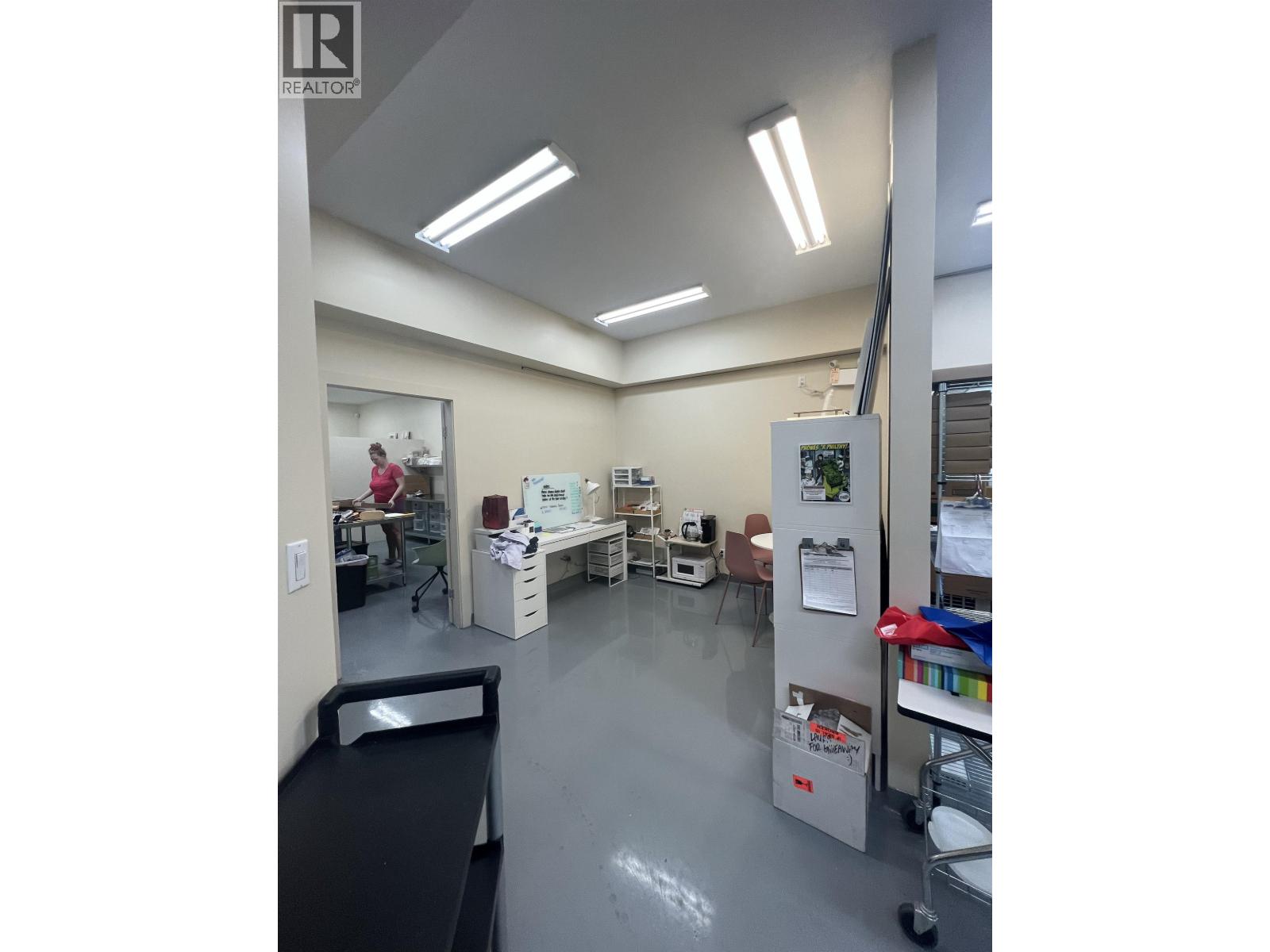 105 3993 Henning Drive, Burnaby, British Columbia  V5C 6P7 - Photo 5 - C8076012