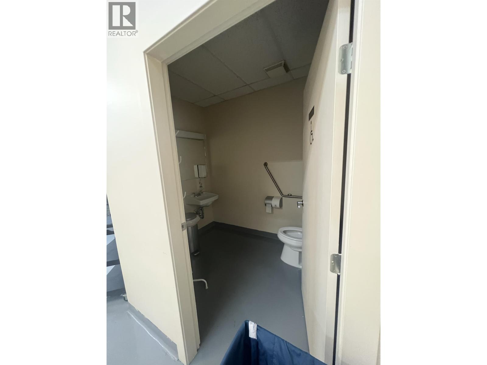 105 3993 Henning Drive, Burnaby, British Columbia  V5C 6P7 - Photo 6 - C8076012