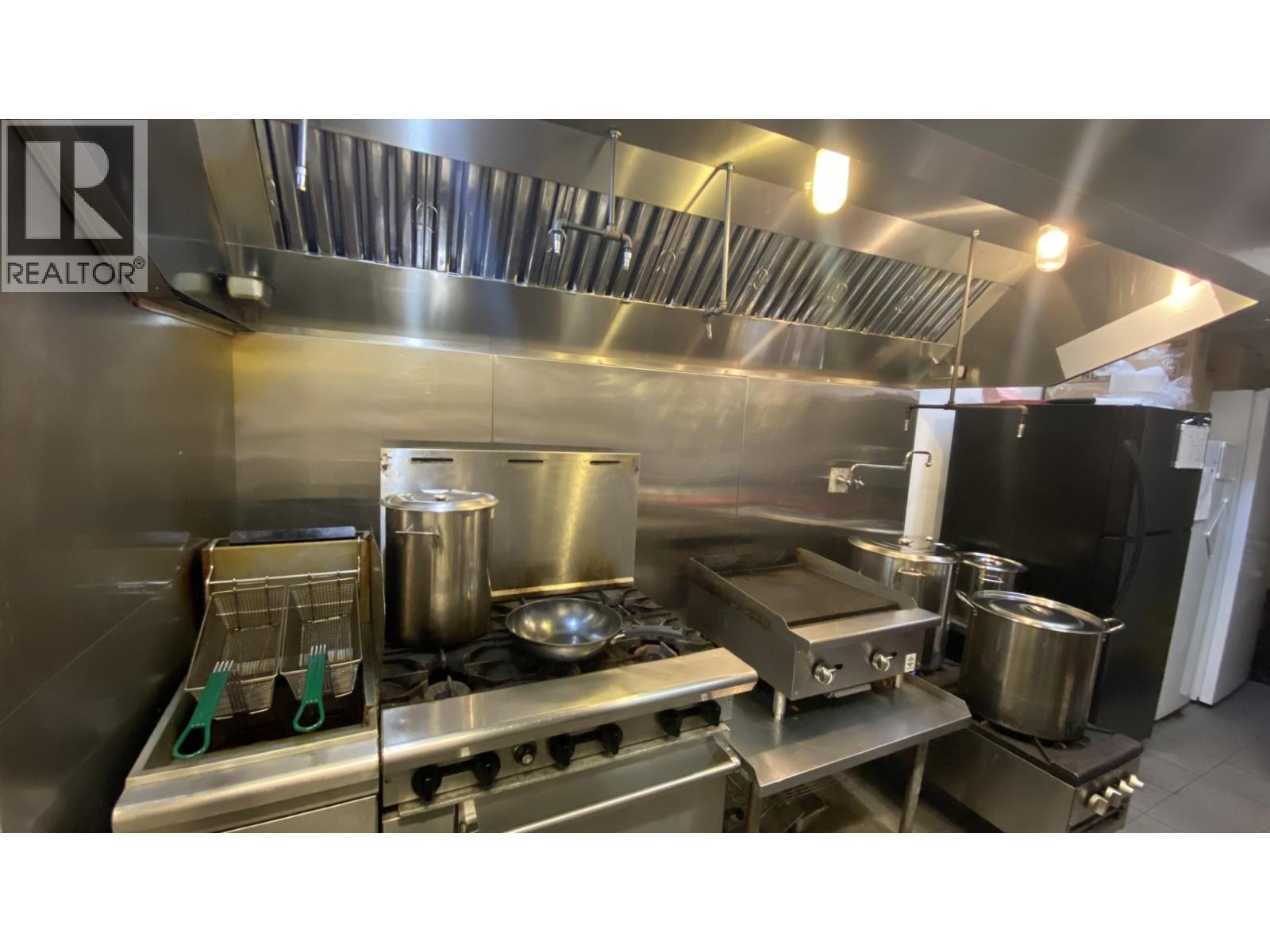 Listing Picture 2 of 6 : 12184 CONFIDENTIAL, Burnaby / 本拿比 - 魯藝地產 Yvonne Lu Group - MLS Medallion Club Member