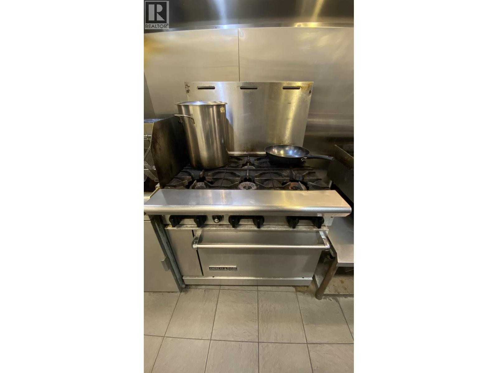 Listing Picture 4 of 6 : 12184 CONFIDENTIAL, Burnaby / 本拿比 - 魯藝地產 Yvonne Lu Group - MLS Medallion Club Member