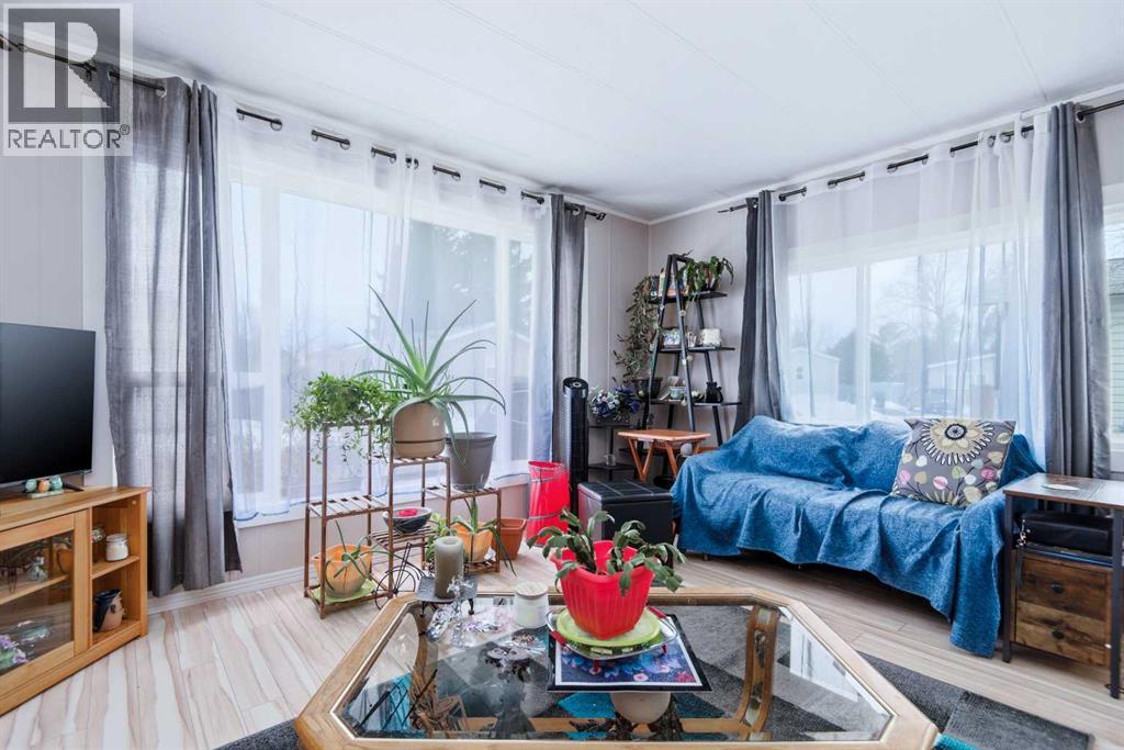 #36, 5344 76 Street, Red Deer, Alberta  T4P 2A6 - Photo 4 - A2284587