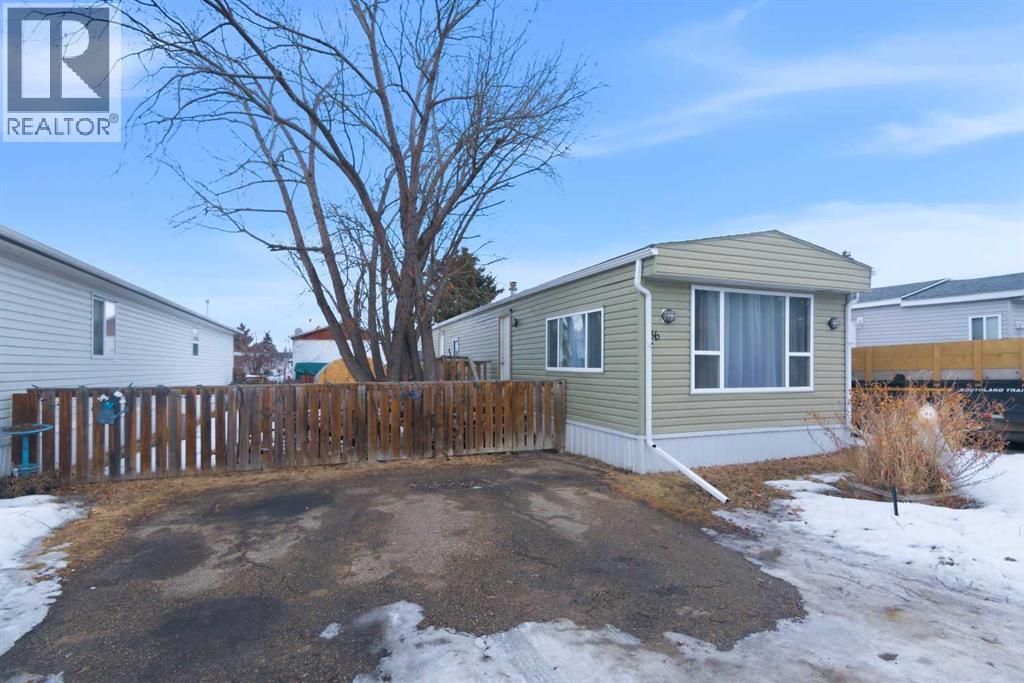 #36, 5344 76 Street, Red Deer, Alberta  T4P 2A6 - Photo 1 - A2284587