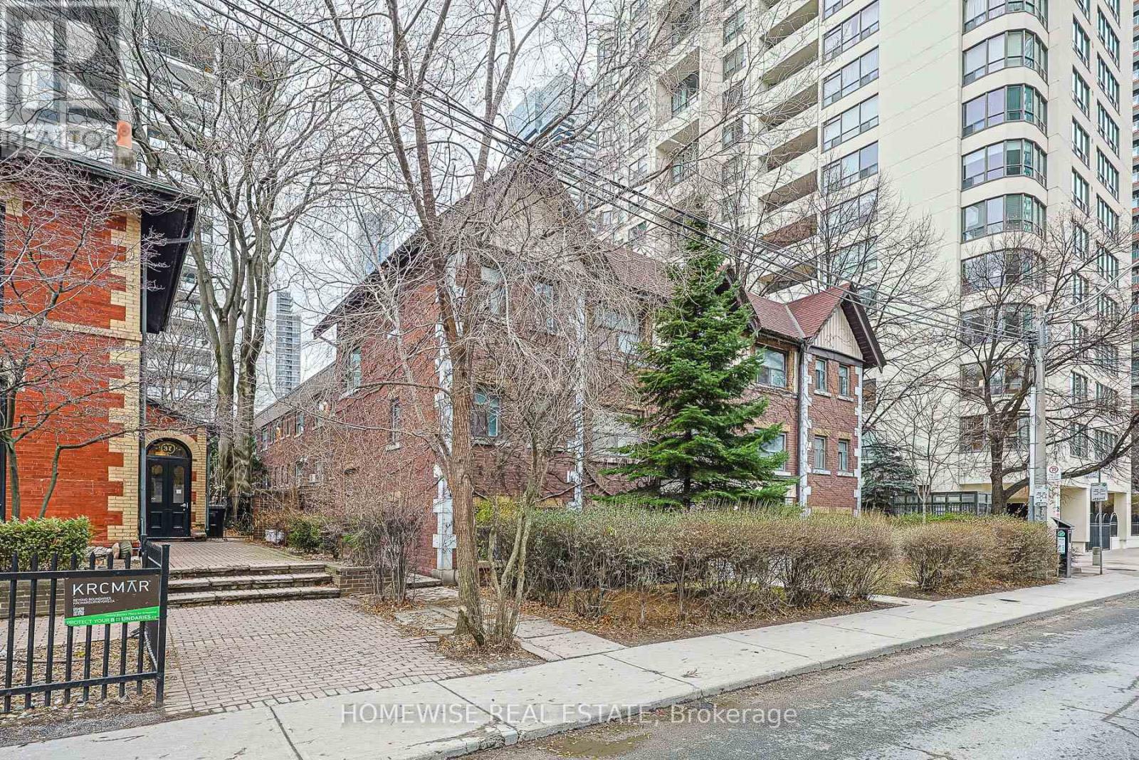 106 - 33 Maitland Street, Toronto, Ontario  M4Y 1C8 - Photo 3 - C12772962