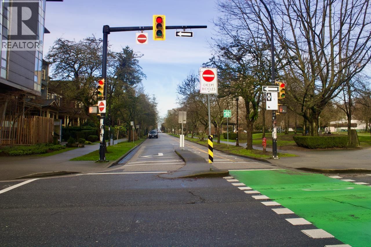 Listing Picture 23 of 24 : 402 1230 COMOX STREET, Vancouver / 溫哥華 - 魯藝地產 Yvonne Lu Group - MLS Medallion Club Member