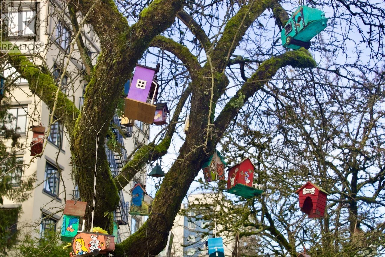 Listing Picture 20 of 24 : 402 1230 COMOX STREET, Vancouver / 溫哥華 - 魯藝地產 Yvonne Lu Group - MLS Medallion Club Member