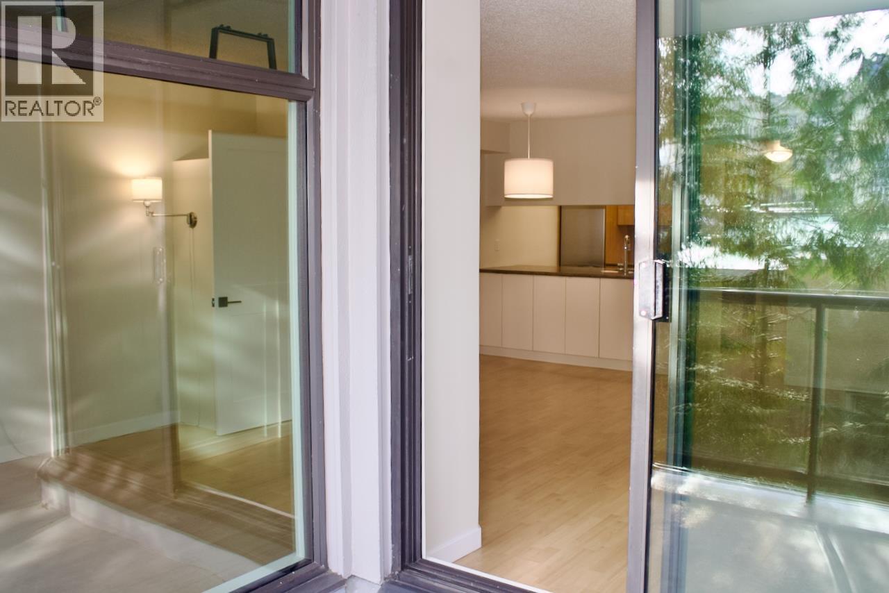 Listing Picture 12 of 24 : 402 1230 COMOX STREET, Vancouver / 溫哥華 - 魯藝地產 Yvonne Lu Group - MLS Medallion Club Member